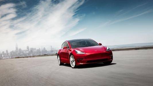 特斯拉Model 3，电动未来的典范